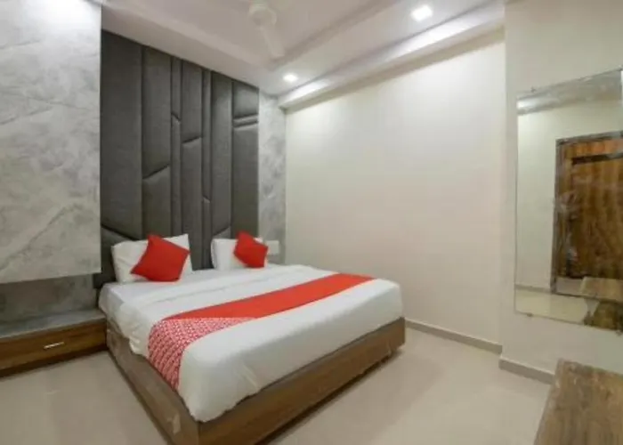 Hotel Bhavya Ahmedabad